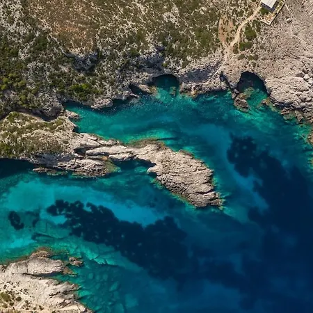 En Cueva Limnionas Infinity Villa Kampi (Zakynthos)